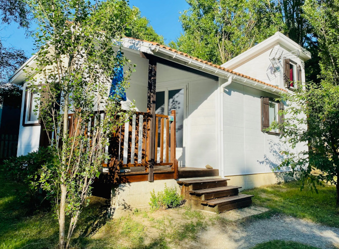 Chalet cèdre Premium, en location au camping la Pibola en Occitanie